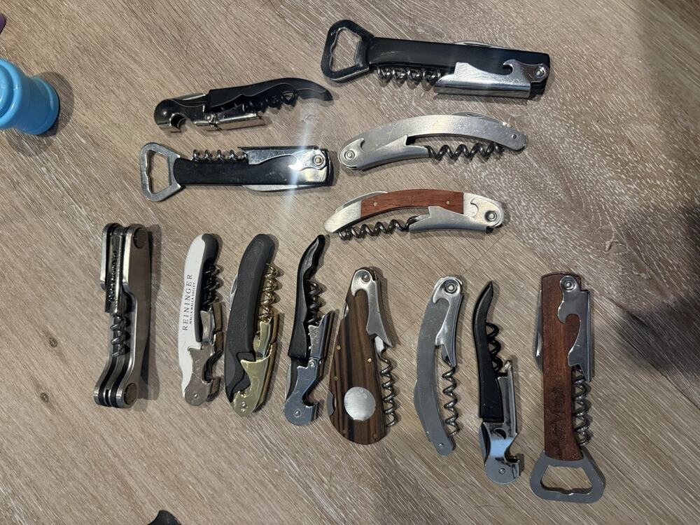 13 Used Wine Key Lot: Waiters Friend Corkscrew Bottle Opener:Multicolor/Styles